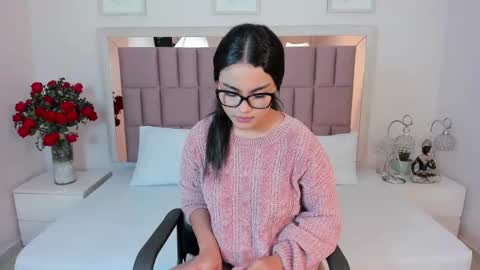 Mia  online show from December 19, 7:29 pm