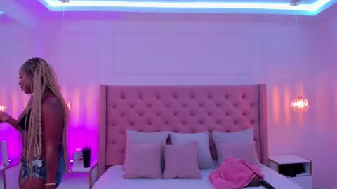 Miia Schwarz  online show from January 17, 7:54 pm