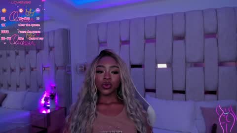 Miia Schwarz  online show from April 6, 11:28 pm