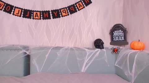 Snapshot of miia_scoott_ chatting on October 27, 12:12 pm miia scoott online show from October 27, 12:12 pm