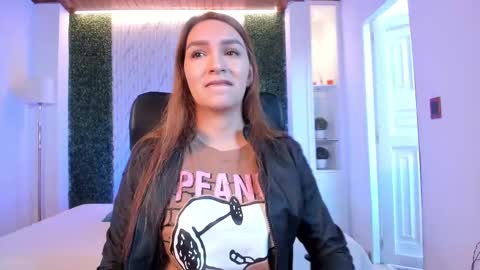 Snapshot of miia_taylors chatting on October 9, 12:09 pm Miia 3 online show from October 9, 12:09 pm