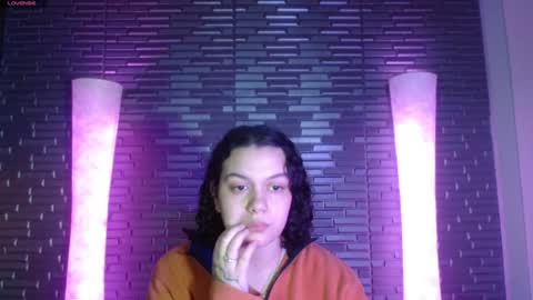 Snapshot of miia_zarate chatting on December 13, 9:20 pm Ma - online show from December 13, 9:20 pm