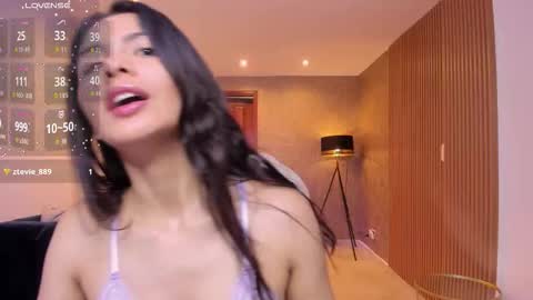 Mia online show from October 23, 10:54 am