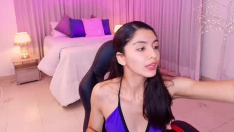 Mia online show from February 18, 3:31 am