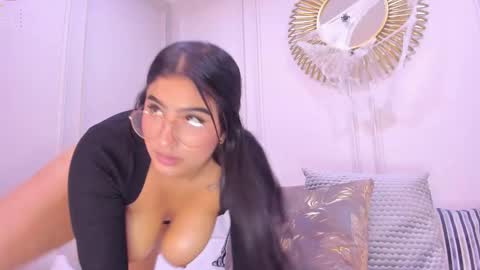 Snapshot of miiah_parker chatting on October 30, 4:19 pm MIAH PARKER online show from October 30, 4:19 pm