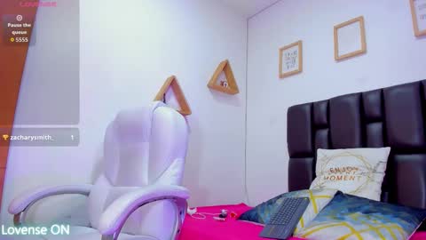 mia sofia online show from November 5, 7:41 pm