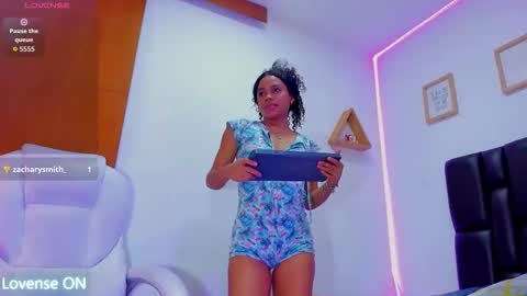 Snapshot of miiarod chatting on October 31, 7:40 pm mia sofia online show from October 31, 7:40 pm