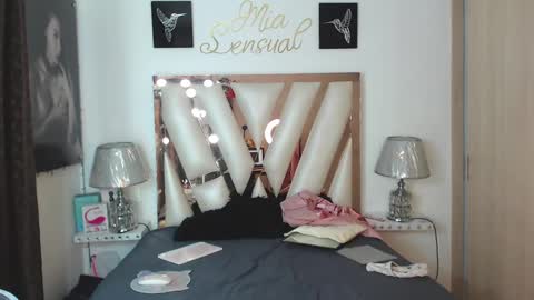 Mia  online show from January 13, 12:19 am