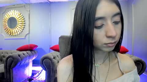Snapshot of miilu__1 chatting on January 24, 3:22 am miilu online show from January 24, 3:22 am