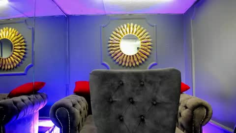 Snapshot of miilu__1 chatting on December 7, 3:25 am miilu online show from December 7, 3:25 am