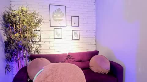 Snapshot of miilu__1 chatting on February 22, 3:34 am miilu online show from February 22, 3:34 am