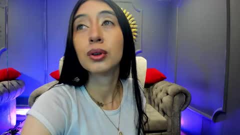 Snapshot of miilu__1 chatting on January 22, 3:31 am miilu online show from January 22, 3:31 am