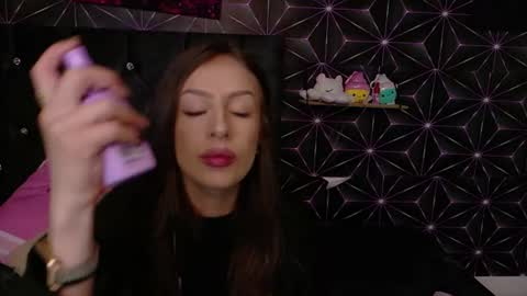 miis_beellaa online show from June 11, 1:19 pm
