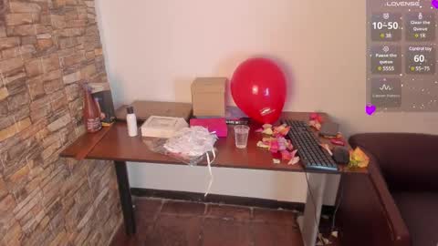 Snapshot of miiss_evaa chatting on February 14, 11:31 am miiss_evaa online show from February 14, 11:31 am