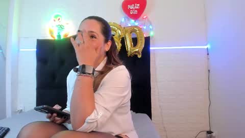 Snapshot of miiss_evaa chatting on September 25, 11:53 am miiss_evaa online show from September 25, 11:53 am