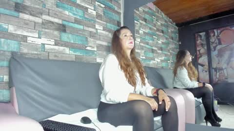 Snapshot of miiss_evaa chatting on January 24, 11:48 am miiss_evaa online show from January 24, 11:48 am