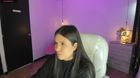 Snapshot of miiss_greyy chatting on October 16, 11:57 am miiss_greyy online show from October 16, 11:57 am