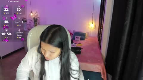 Snapshot of miiss_greyy chatting on November 1, 11:58 am miiss_greyy online show from November 1, 11:58 am