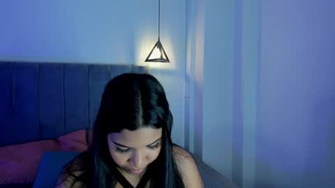 Snapshot of miiss_greyy chatting on March 3, 7:24 pm miiss_greyy online show from March 3, 7:24 pm