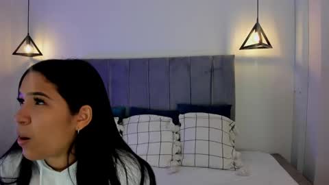 Snapshot of miiss_greyy chatting on February 15, 7:17 pm miiss_greyy online show from February 15, 7:17 pm