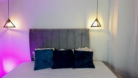 Snapshot of miiss_greyy chatting on February 14, 7:23 pm miiss_greyy online show from February 14, 7:23 pm