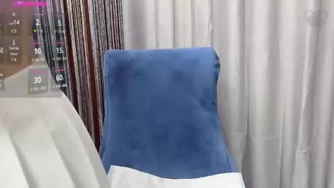 Snapshot of miixuuee chatting on October 22, 8:52 am Ema online show from October 22, 8:52 am