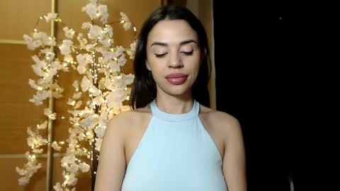 Snapshot of mika_gold7 chatting on December 24, 10:44 am Mika online show from December 24, 10:44 am