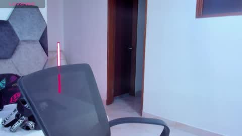Mikaela blondie bigass online show from May 23, 10:41 pm