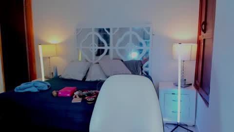 Mikaela blondie bigass online show from February 11, 1:34 pm