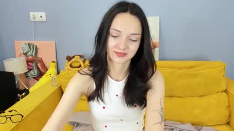 Snapshot of mike__mikes chatting on October 9, 4:38 am Kira online show from October 9, 4:38 am