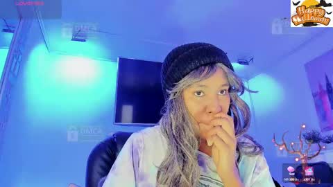 Mikeyla  online show from October 4, 7:07 pm