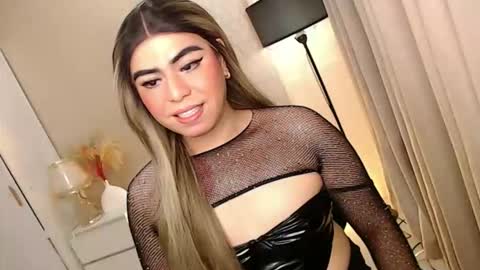 Snapshot of mikha_sensual chatting on October 30, 12:24 am Theresa Luna online show from October 30, 12:24 am