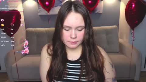 Snapshot of miki_miki_cutie chatting on February 14, 8:05 pm Mikki online show from February 14, 8:05 pm
