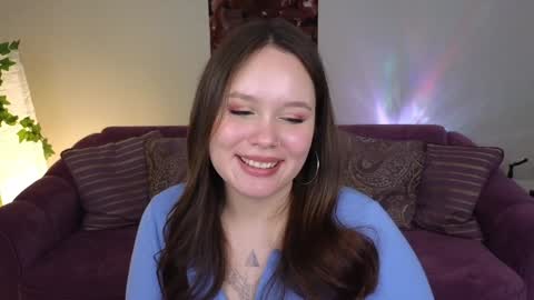 Snapshot of miki_miki_cutie chatting on December 15, 5:20 pm Mikki online show from December 15, 5:20 pm
