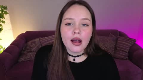 Snapshot of miki_miki_cutie chatting on February 3, 8:03 pm Mikki online show from February 3, 8:03 pm