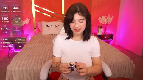 Snapshot of mikiikiwi chatting on October 1, 12:37 am Miki online show from October 1, 12:37 am