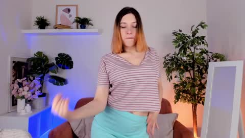mikka_blush online show from December 17, 9:16 pm