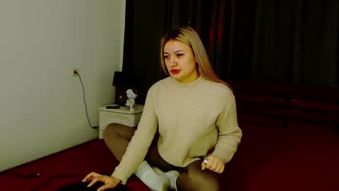 MikkiShows online show from March 11, 2:07 pm