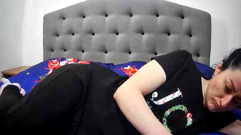 Mikyloveu online show from April 1, 2:14 pm