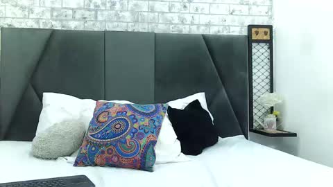 mila_adamss online show from February 9, 11:25 am