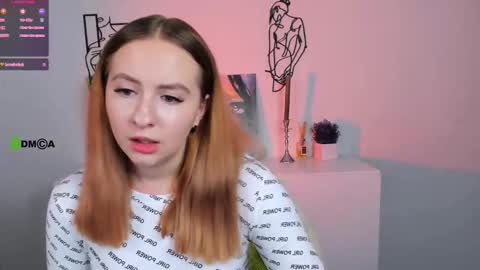 Snapshot of mila_glow chatting on October 18, 7:37 pm mila_glow online show from October 18, 7:37 pm