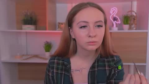 Snapshot of mila_glow chatting on October 12, 8:39 am mila_glow online show from October 12, 8:39 am