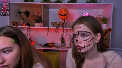 Snapshot of mila_glow chatting on October 29, 8:44 pm mila_glow online show from October 29, 8:44 pm