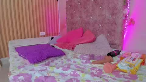 mila_grace_ online show from October 8, 7:07 pm