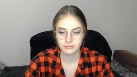 mila_keyy online show from February 3, 9:29 pm