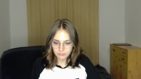 mila_keyy online show from July 22, 9:38 pm