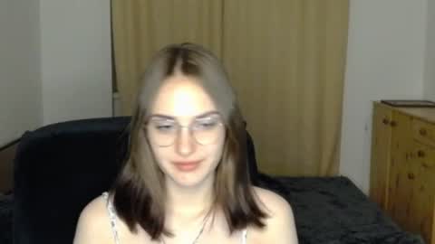 mila_keyy online show from July 17, 8:12 pm