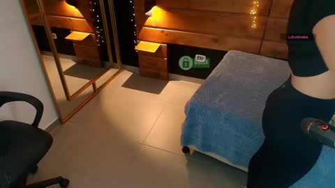 Snapshot of mila_kiitty chatting on September 22, 10:57 am Milena  online show from September 22, 10:57 am