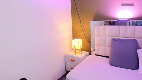 Snapshot of mila_kiitty chatting on January 17, 11:17 am Milena  online show from January 17, 11:17 am