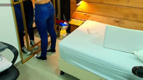 Snapshot of mila_kiitty chatting on February 15, 11:17 am Milena  online show from February 15, 11:17 am